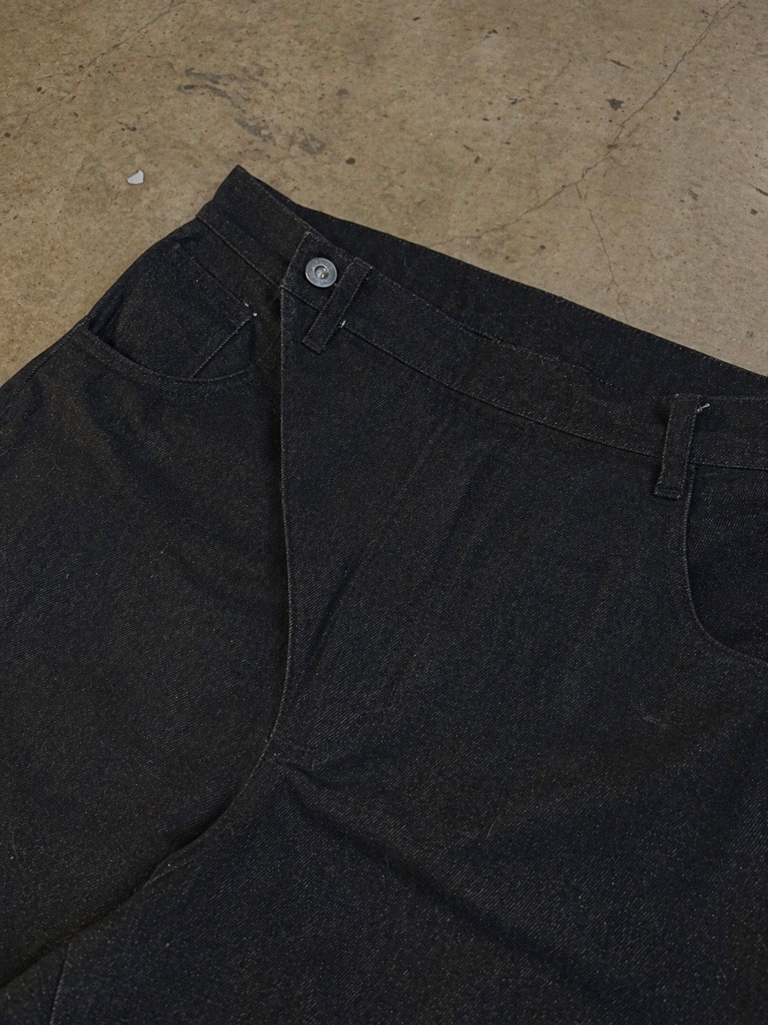 RAW SKEW DENIM